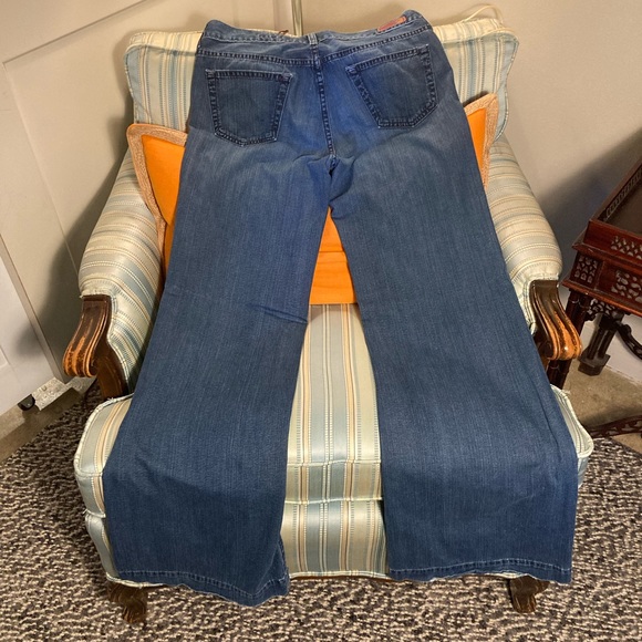 AG Jeans wide leg thick hem medium wash jeans - Picture 5 of 9